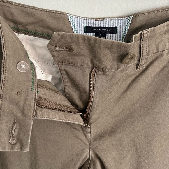 Tommy Hilfiger khaki pants with zipper, button closure and slits - Picture 6 of 8